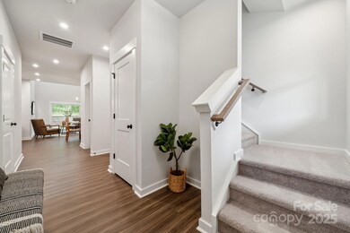 9305 Munsing Dr unit 142, Charlotte, NC 28269 - photo 2