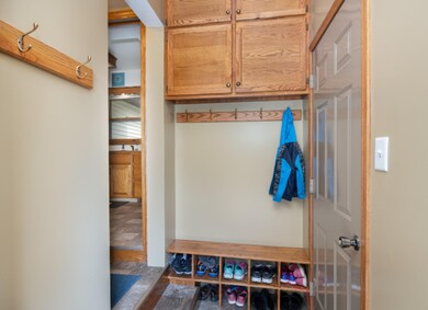 1239 Hillcrest Dr-5