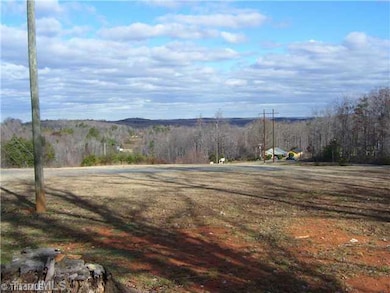 531 Rock Crusher Rd, Asheboro, NC 27203 - photo 2