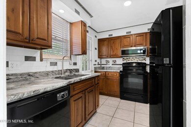 7319 Pottsburg Dr unit 3, Jacksonville, FL 32216 - photo 4