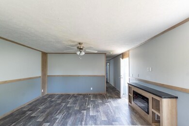 700 Sun Ct, Granbury, TX 76049 - photo 7