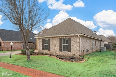 788 Dumaine Dr, Bossier City, LA 71111 - photo 2