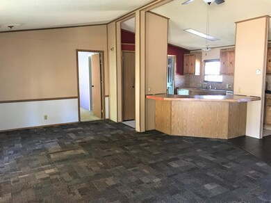 101 W Antelope St, Mandan, ND 58554 - photo 2