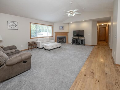 702 Barton St-106