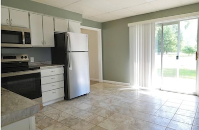 238-240 W Division St, Sparta Vlg, MI 49345 - photo 3