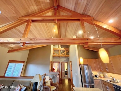 12 - Exposed Beams