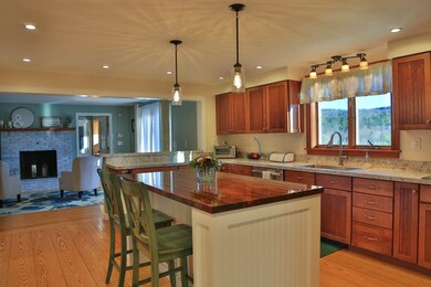 813 Hilltop Rd, Littleton, NH 03561 - photo 6