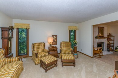 6221 High Country Dr NE, Cedar Rapids, IA 52411 - photo 2