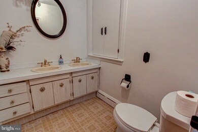 431 Edgewood Dr, Ambler, PA 19002 - photo 7