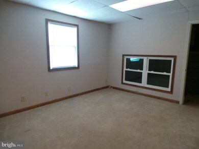 1005 Dominion Trail, Berkeley Springs, WV 25411 - photo 6