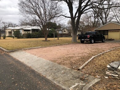 505 N Pecan St, Fredericksburg, TX 78624 - photo 7