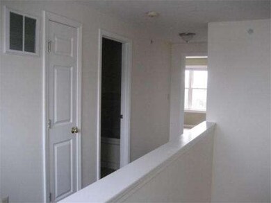 215 Bridle Cross Rd, Fitchburg, MA 01420 - photo 4