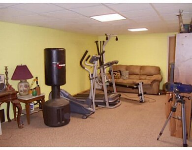 Den/Family/Great Room. Lower Level 26 x 12 Great R