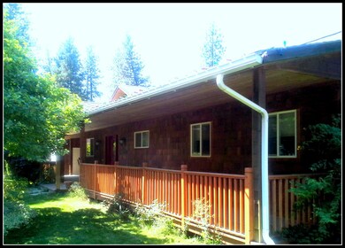 There are both front porch and back deck