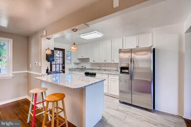 1004 Middleborough Rd, Essex, MD 21221 - photo 5