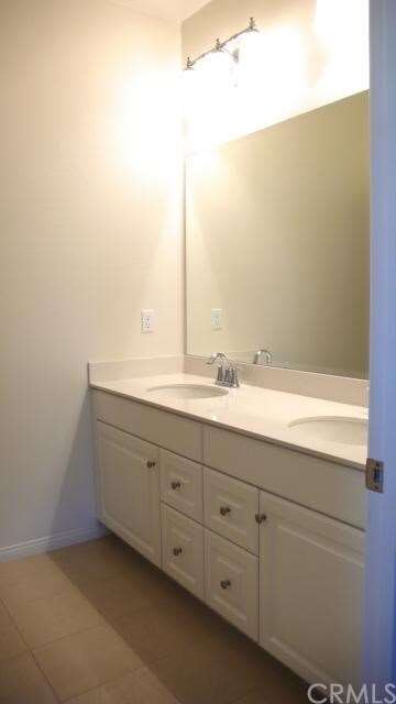 Upstairs dual sink full bath. Two full baths upsta