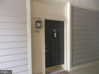 125 Timberbrook Ln unit 101, Gaithersburg, MD 20878 - photo 4