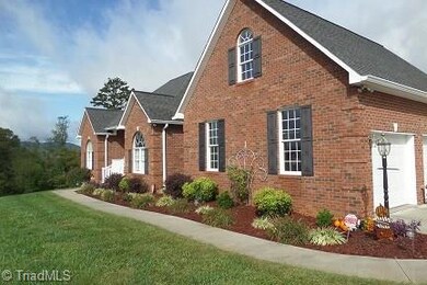 362 Mountain Shadows Dr, Purlear, NC 28665 - photo 3