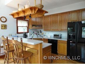 OPEN KITCHEN W/PANTRY