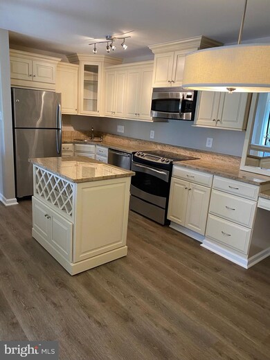 5704 Brewer House Cir unit T-3, Rockville, MD 20852 - photo 3