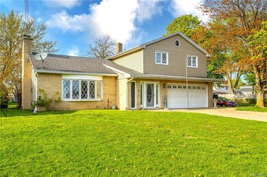 460 Meadow Dr, North Tonawanda, NY 14120 - photo 2