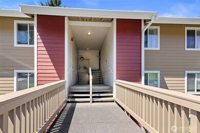 20183 Vikings Crest Loop NE unit 4-205, Poulsbo, WA 98370 - photo 2