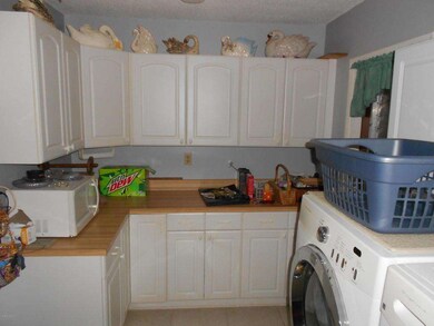 Floresta Laundry Room