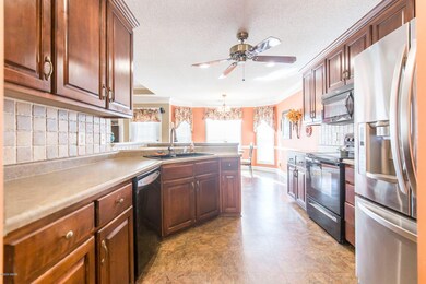 137 Preston Ln, Byron, GA 31008 - photo 6
