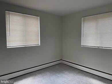 100 E Glenolden Ave unit O14, Glenolden, PA 19036 - photo 5