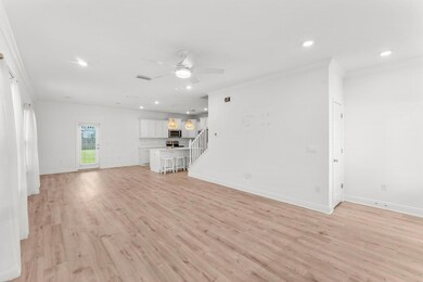 8-web-or-mls-25 Krewe Cir-3