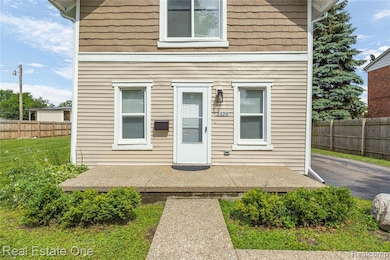 3420 Fairmont Rd, Royal Oak, MI 48073 - photo 3