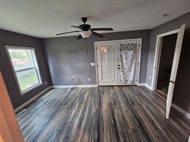 900 Cowan Ave, Shelbyville, TN 37160 - photo 3