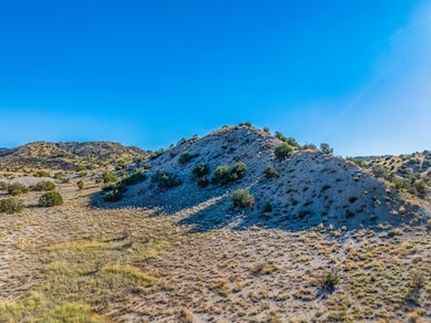 131 Via Sol Estrella unit B, Los Cerrillos, NM 87010 - photo 4