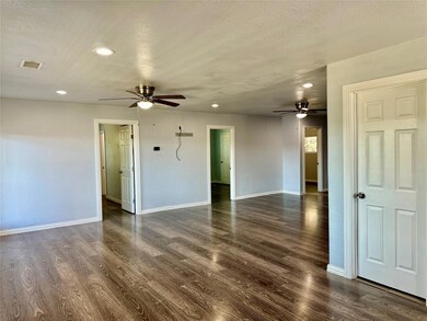 2618 Creekview Dr, Granbury, TX 76048 - photo 7