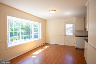 4513 Dabney Dr, Rockville, MD 20853 - photo 3