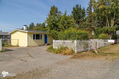 Exterior Front_6897-SMALL