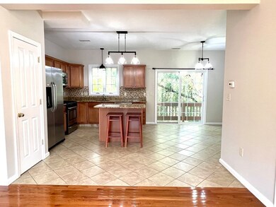 81 E Mountain unit n/a, Worcester, MA 01609 - photo 2