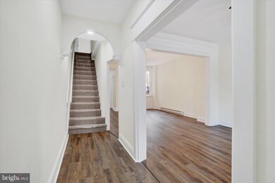 240 E Cottage Place, York, PA 17403 - photo 5