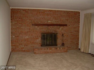 2122 Carroll Dale Rd, Sykesville, MD 21784 - photo 4