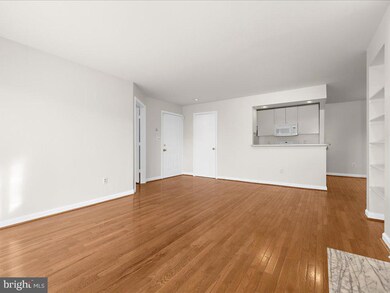 3323 Sir Thomas Dr unit 32, Silver Spring, MD 20904 - photo 4