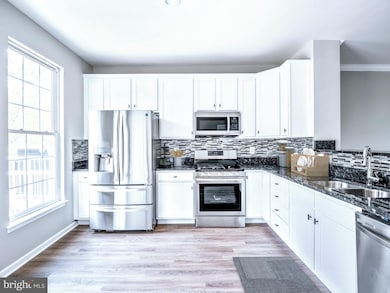 25337 Crossfield Dr, Chantilly, VA 20152 - photo 6