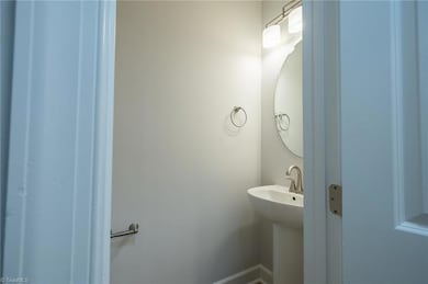 2676 Splitbrooke Dr, High Point, NC 27265 - photo 7