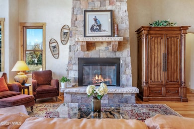 265 Haystacker Dr-037-049-Living Room-ML