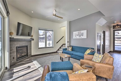Living Room Main Lev