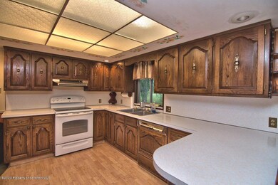 1055 Buttermilk Rd, Dalton, PA 18414 - photo 7