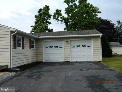 678 Ridge Rd, Monmouth Junction, NJ 08852 - photo 4