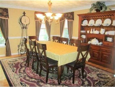 9 Whitewood Cir, Amesbury, MA 01913 - photo 5