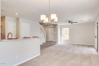 4. d_Dining and breakfast bar