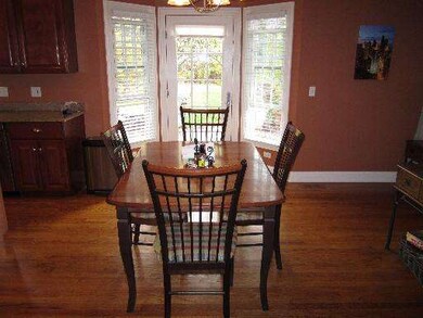 131 N Berteau Ave, Elmhurst, IL 60126 - photo 4