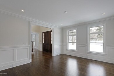 9 Crescent Rd 10 - WEB